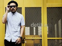 Tahun depan, kira-kira lebih ke materi lagu nggak terlalu berbeda tapi lebih gue banget. Cuma branding aja akan berbeda, ujarnya.