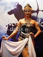 Dewi Kunti, Maudy Koesnaedi