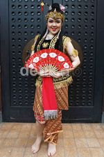 Ketika Tina Toon Jadi Wayang