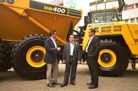 Penjualan komatsu, salah satu produk UT, sampai akhir Juli 2013 mencapai 2.770 unit dari 5.000 unit yang ditargetkan sampai akhir tahun ini. (UT)