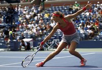 Lawan Azarenka di babak perempatfinal adalah Daniela Hantuchova. Hantuchova lebih dulu lolos setelah menyingkirkan Alison Riske 6-3, 5-7, 6-2. REUTERS/Ray Stubblebine.