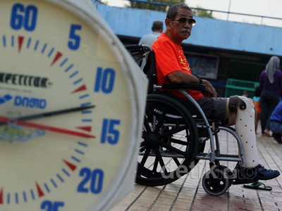 Pasca Diamputasi, Radja Pimpin Latihan Renang