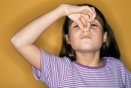 Mama, Pipis Adik Kok Baunya Aneh