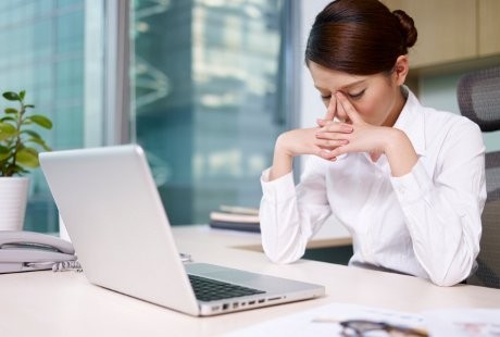 Uli Browsing Tiap Hari Gara-gara Penyakit si Buah Hati Tak Dikenal