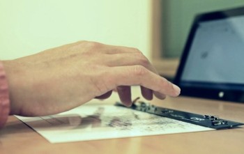     Adalah CSR, perusahaan teknologi asal Amerika Serikat yang mengembangkan keyboard fleksibel ini. (kredit foto: vr-zone)