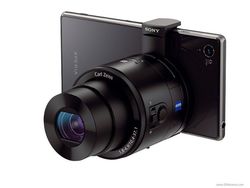 Ponsel 20 MP dan Amunisi QX Smartlens Sony