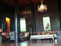 Jasanya setelah bergulat selama 25 tahun dalam industri kerajinan kain dikenang hingga kini. Dalam rumah, bisa dilihat barang-barang peninggalan Jim (Merry/detikTravel)