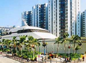 Wow! Hong Kong Punya Mal Berbentuk Kapal Pesiar
