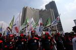 Ribuan Buruh Penuhi Bundaran HI