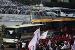 Ribuan Buruh Penuhi Bundaran HI