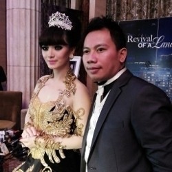 Tunangan Zaskia Gotik Disebut Kaya dan Tulang Punggung Keluarga