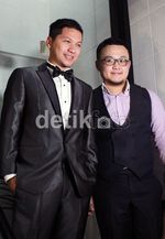 Mengintip Jas Pengantin Gading Marten