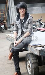 Kevin Aprilio Setia dengan Gaya Rambutnya