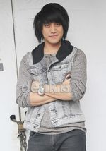 Kevin Aprilio Setia dengan Gaya Rambutnya