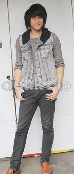 Kevin Aprilio Setia dengan Gaya Rambutnya