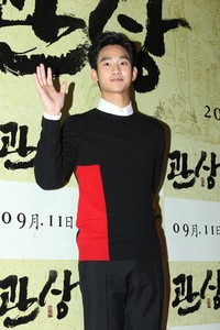 Aktor Kim Soo Hyun juga ikut hadir. TenAsia/Paeng Hyun-joon.