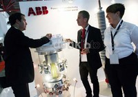 Hadir juga David Olofson (Territory Marketing Manager ABB),    Niklas Hagerfors (Area Sales manager transformer component power products ABB), Anna Westlund (Sales Engineer High Voltage Product/HV Breakers ABB)