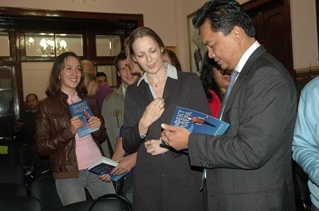 Buku Harus Bisa Dicetak dalam Bahasa Rusia