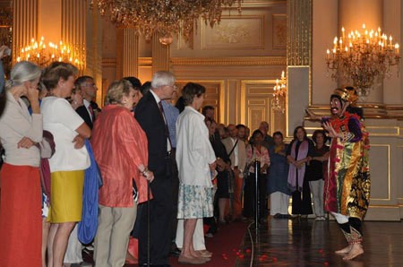 Aksi Dubes Havas Hebohkan Tamu di Istana Raja Belgia