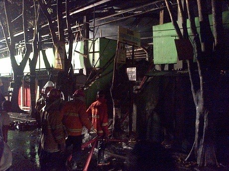 Puluhan Kios PKL Kokrosono Semarang Ludes Terbakar