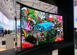 TV Layar Lengkung Pertama di Dunia