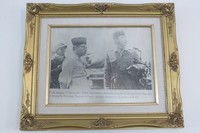 Foto-foto Soekarno dan para pemimpin Indonesia lainnya semasa tinggal di Parapat, tampak menghias dinding. Banyak juga foto-foto bersejarah lainnya di tempat ini (Fitraya/detikTravel)
