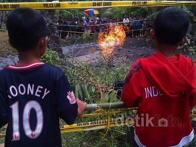 Lumpur Disertai Api Kagetkan Warga Purworejo