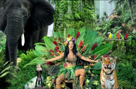 Katy Perry Tersesat di Belantara dalam Video Klip Roar