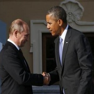 Senyum Tipis Putin ke Obama di Kota Lenin