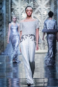 Sebastian Gunawan Trend Show 2014 MODMUSE at Ballroom Hotel Mulia. Senayan. Jakarta. 03 September 2013. [Foto: Mohammad Abduh/Wolipop]