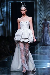 Sebastian Gunawan Trend Show 2014 MODMUSE at Ballroom Hotel Mulia. Senayan. Jakarta. 03 September 2013. [Foto: Mohammad Abduh/Wolipop]