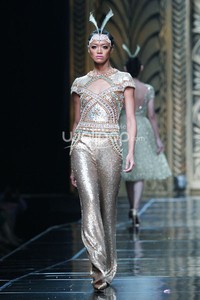 Sebastian Gunawan Trend Show 2014 MODMUSE at Ballroom Hotel Mulia. Senayan. Jakarta. 03 September 2013. [Foto: Mohammad Abduh/Wolipop]