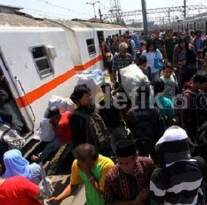 Ongkos Parkir di Stasiun Bisa Murah kalau Pemerintah Ikut Bangun