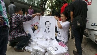 Kaos Jokowi 2014 Laris Manis di Rakernas PDIP