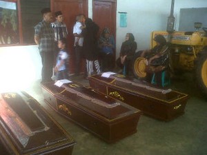 Keluarga Jemput Jenazah Korban Kapal Tenggelam ke Tapanuli Tengah