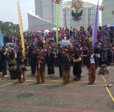 Serunya Bermain Bedil jepret di Festival Kaulinan Barudak