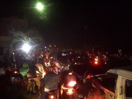 Duh! Pondok Cabe Macet Total