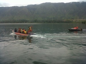 Pencarian Korban Tabrakan 2 Kapal di Danau Toba Dilanjutkan Kembali
