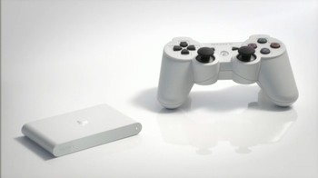     Berbeda dengan PlayStation Vita yang tampil layaknya kebanyakan konsol game portable, PlayStation Vita TV justru tampil layaknya sebuah konsol game mini. PS Vita TV hadir dalam dua perangkat yakni sebuah mesin PS Vita TV yang hanya berukuran setumpuk kartu nama dan kontrolernya yang merupakan DualShock 3 PS3. (kredit foto: kotaku)