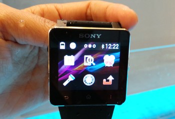 SmartWatch 2, jam pintar buatan Sony.