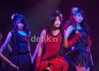 Shania, Haruka, dan Viny tampil seksi di 'Junjou ShugI'.