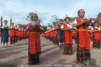 Tari Tortor Sawan sejarahnya dibuat ketika Mulajadi Nabolon (Tuhan Yang Maha Kuasa dalam ajaran Parmalim) menurunkan orang Batak pertama kalinya di Pusuk Buhit. Dia juga menurunkan 7 bidadari yang menari dengan 7 cawan berisi air dari 7 sumber (Eny/detikTravel)