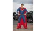 Foto-foto Herbert Chavez, Pria yang Terobsesi Jadi Superman