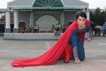 Foto-foto Herbert Chavez, Pria yang Terobsesi Jadi Superman