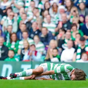 Jatuhkan Bintang One Direction di Laga Amal, Agbonlahor Diteror lewat Twitter