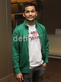 Teuku Wisnus aat ditemui di Kuningan City, Jakarta Selatan, Senin (9/9/2013). Gus Mun/detikHOT.