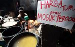 Perajin Tahu Tempe Mogok Produksi
