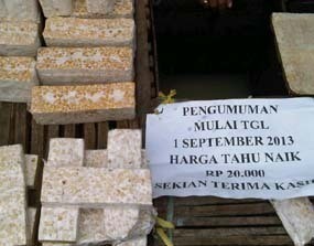 Nekat Berjualan, Pedagang Tahu Tempe di Surabaya Di-sweeping