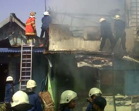 Tiga Rumah di Kanginan Dilalap Si Jago Merah