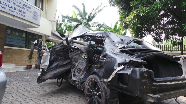 4 ABG Ini Nekat Nyetir Hingga Berujung Kecelakaan Mengerikan